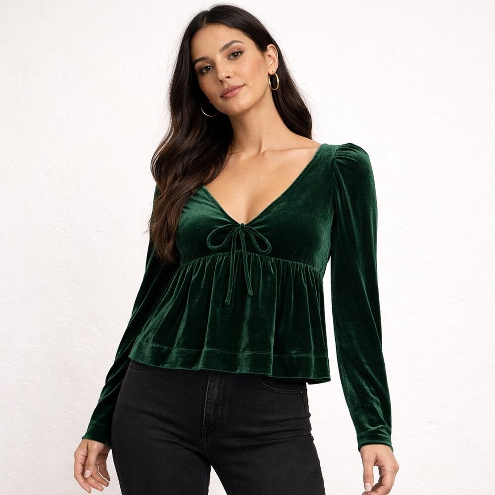 Anthropologie Maeve Velvet Babydoll Coquette long sleeve top. women’s Medium